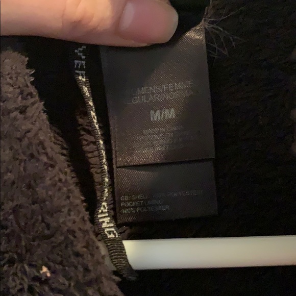 Black fleece north face jacket. - Picture 4 of 4